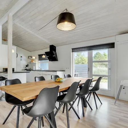 Lovely Home In Blavand With Kitchen Holiday home
