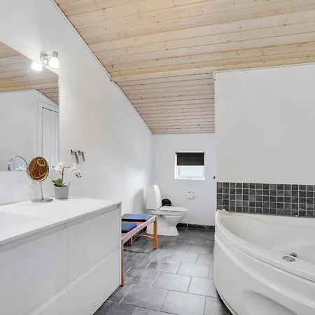 Holiday home Lovely Home In Blavand With Kitchen *