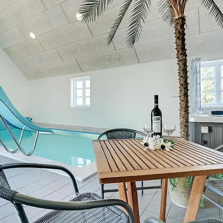 Holiday home Lovely Home In Blavand With Kitchen *
