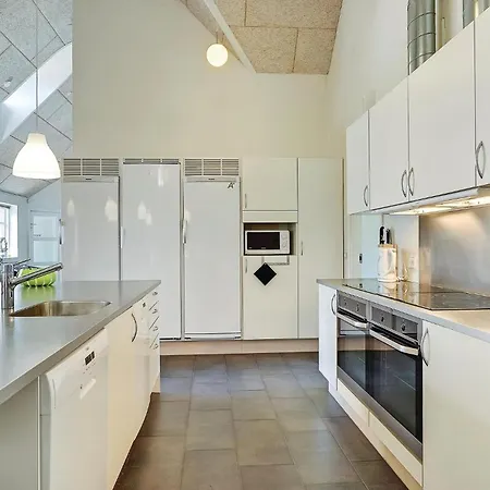Holiday home Lovely Home In Blavand With Kitchen